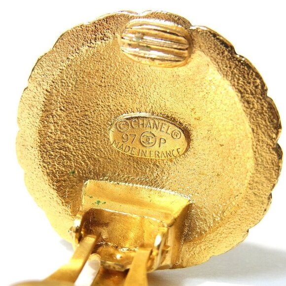 CHANEL CC Logos Round Clip-On Earrings Gold Tone 97P Auth D-2209 - Picture 3 of 16